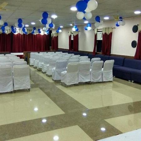 Hotel Sukh Sagar Гвалиор Екстериор снимка