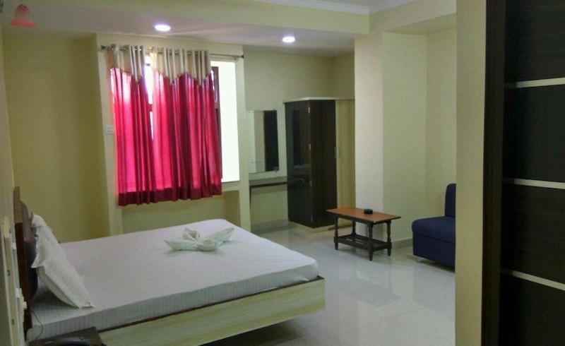 Hotel Sukh Sagar Гвалиор Екстериор снимка
